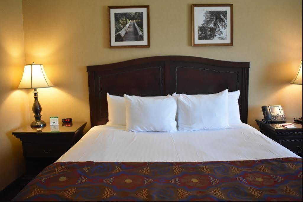 Cherokee Casino West Siloam Springs Resort Exterior photo